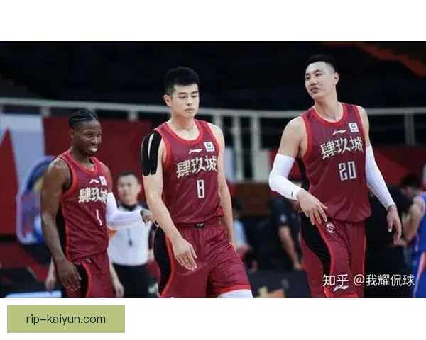 解密门兴防守体系：如何在紧张赛季中稳固防线表现亮眼